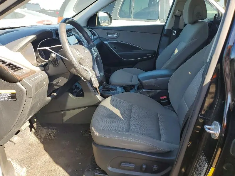 2017 HYUNDAI SANTA FE SE  