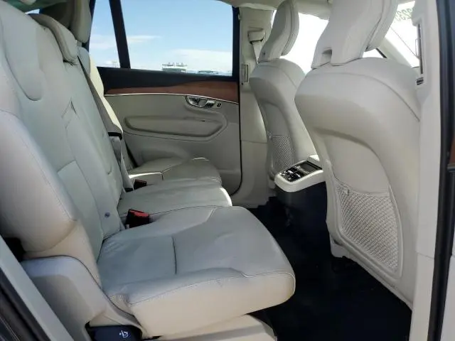 2022 VOLVO XC90 T5 MOMENTUM  