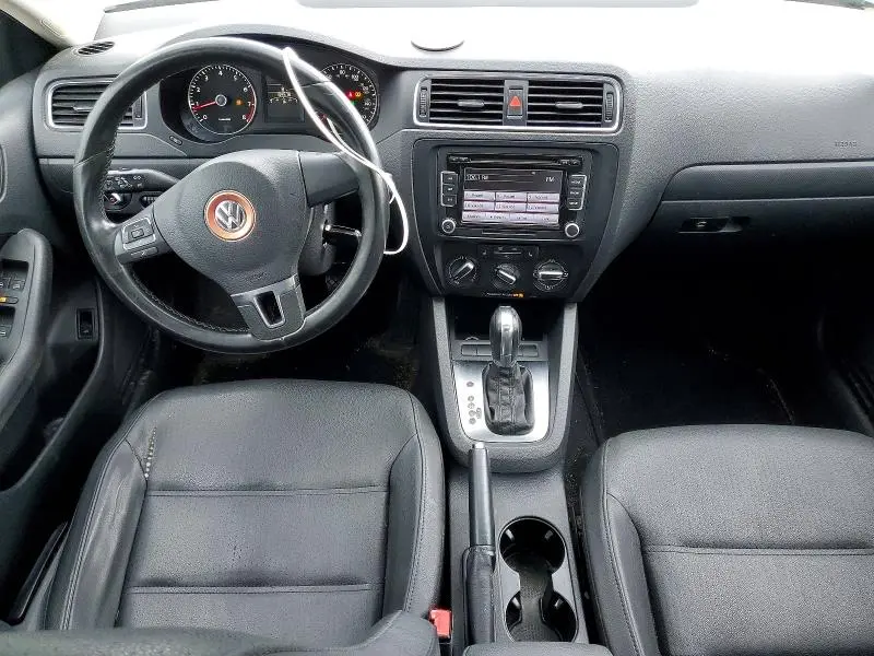 2012 VOLKSWAGEN JETTA SE  