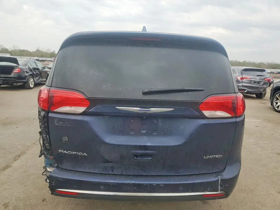 2018 CHRYSLER PACIFICA LIMITED  
