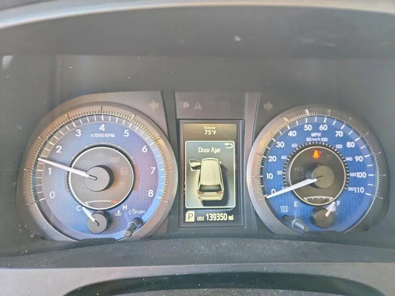2015 TOYOTA SIENNA XLE 8-PASSENGER  
