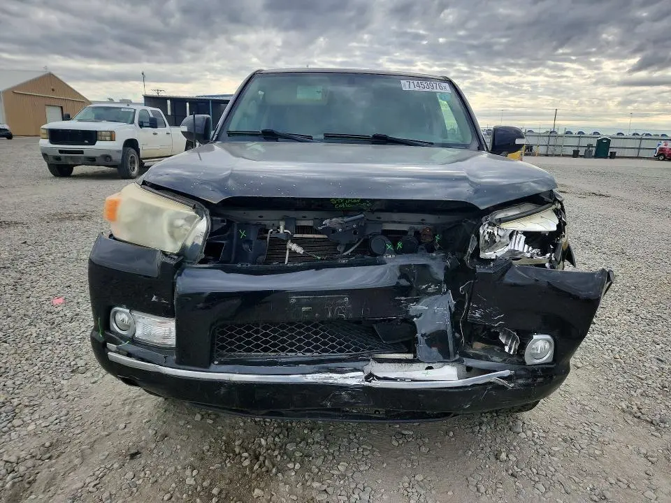 2011 TOYOTA 4RUNNER SR5  