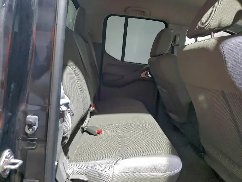 2017 NISSAN FRONTIER S  