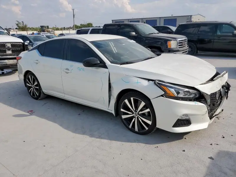 2021 NISSAN ALTIMA SR  