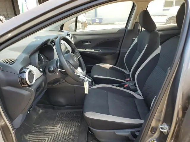 2022 NISSAN VERSA SV  