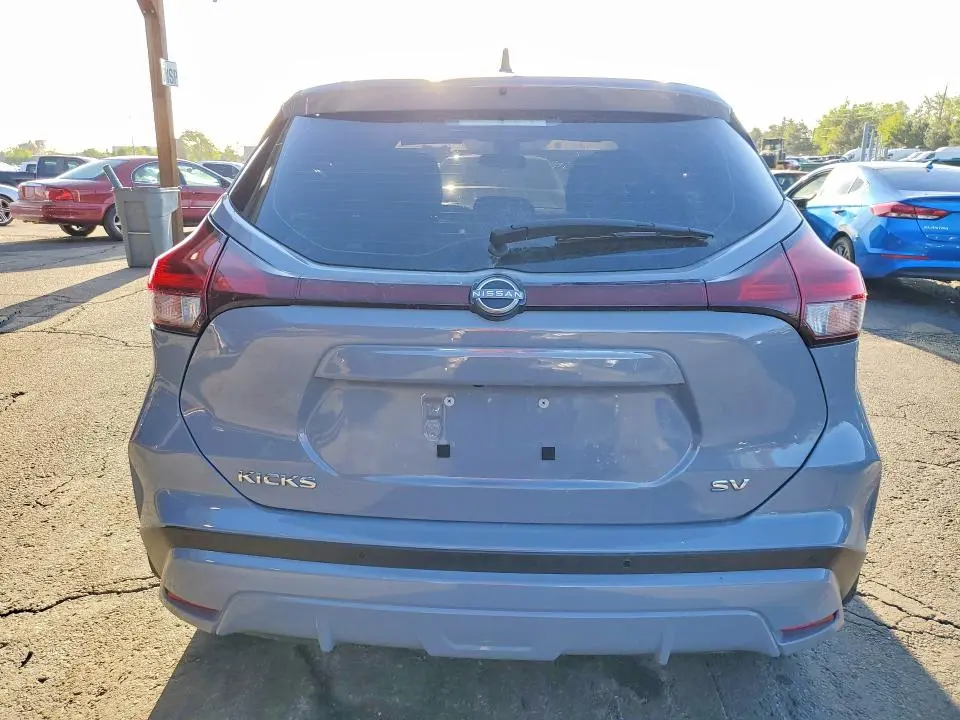 2024 NISSAN KICKS SV  