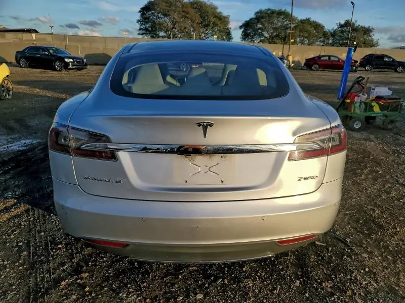 2015 TESLA MODEL S 85D  