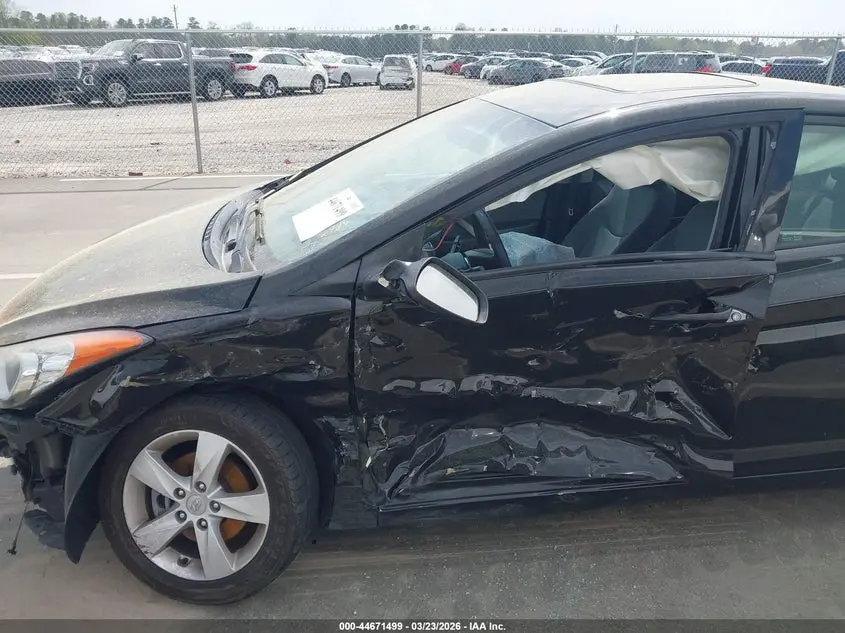 2013 HYUNDAI ELANTRA GLS
