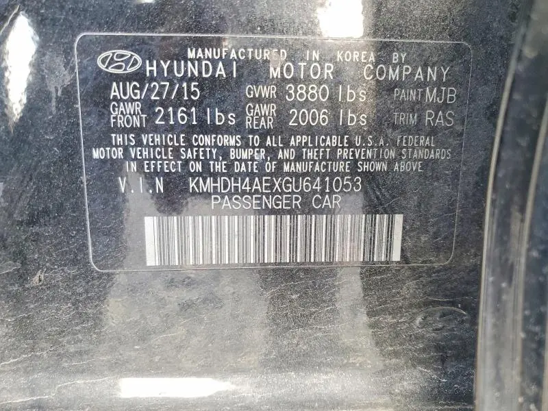 2016 HYUNDAI ELANTRA SE  