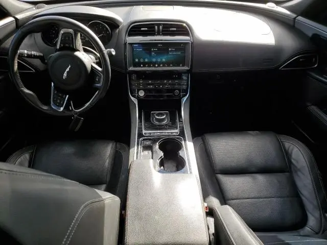 2017 JAGUAR XE R - SPORT  