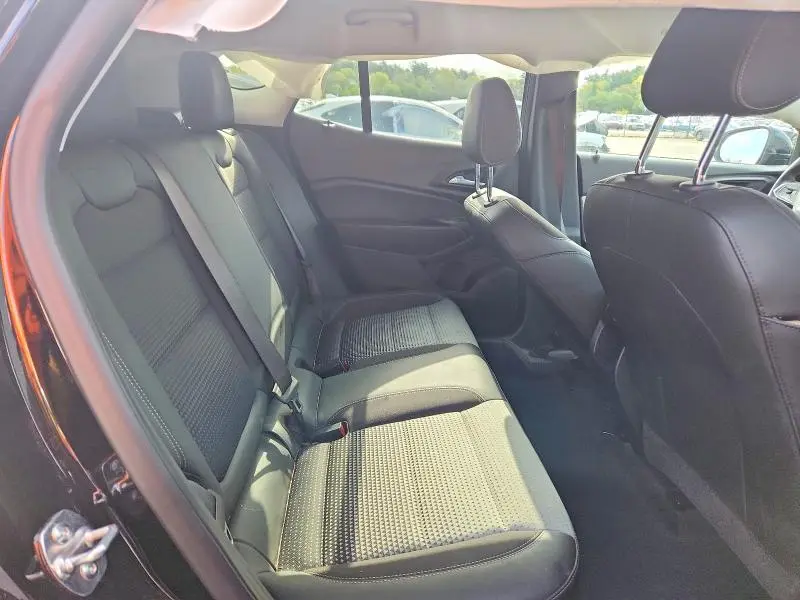 2025 CHEVROLET TRAX 1LT  