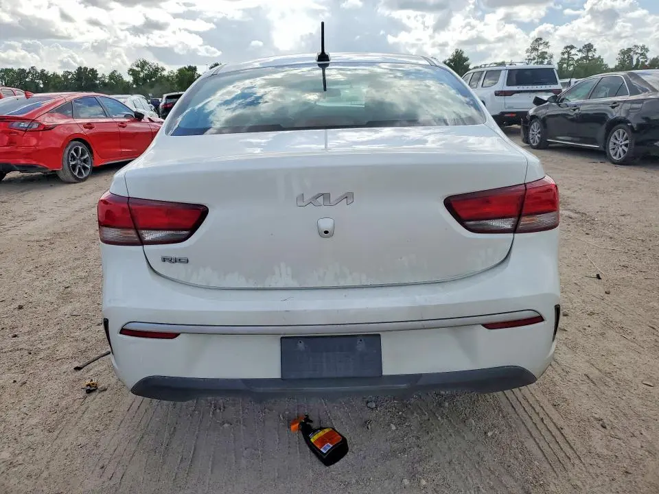 2023 KIA RIO LX  