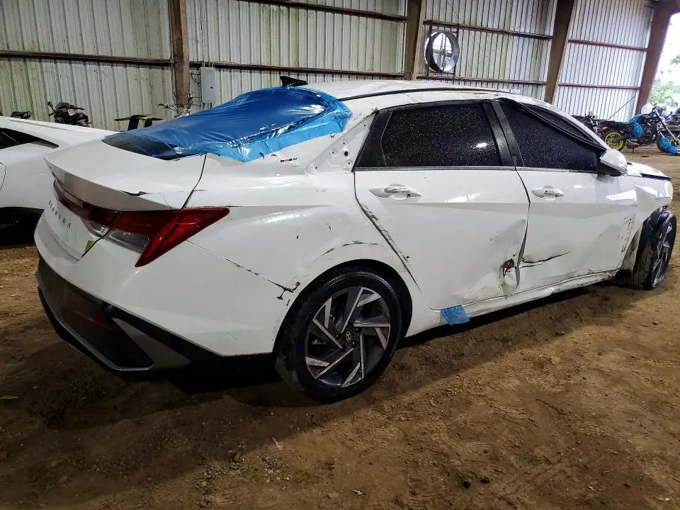 2025 HYUNDAI ELANTRA SEL  