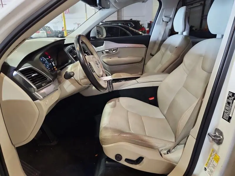 2017 VOLVO XC90 T5  