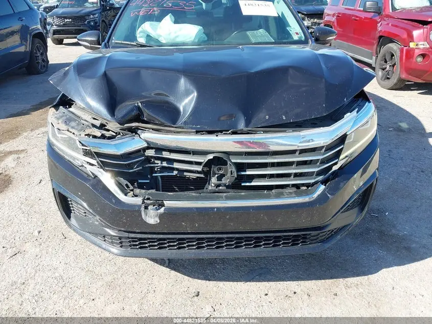 2020 VOLKSWAGEN PASSAT 2.0T R-LINE