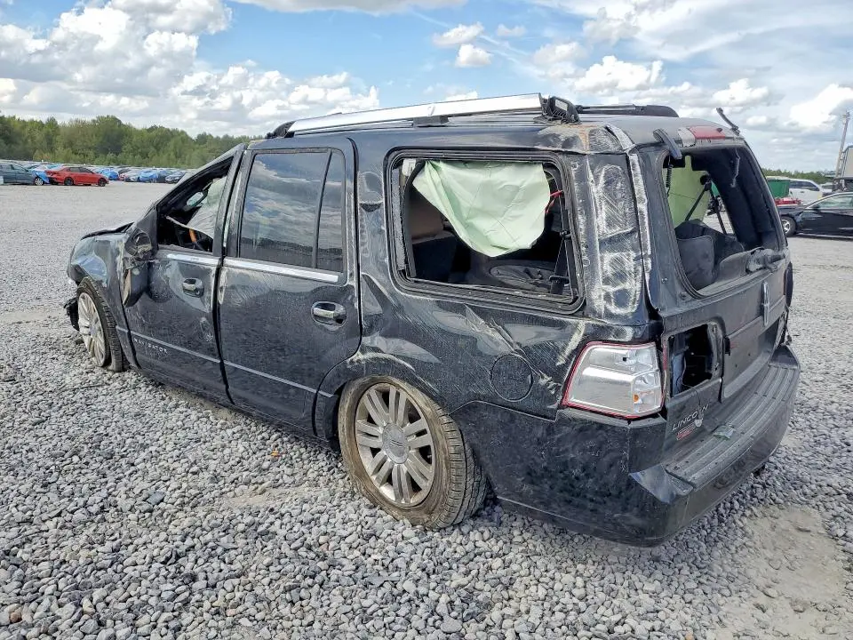 2011 LINCOLN NAVIGATOR   