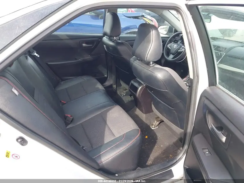 2016 TOYOTA CAMRY SE