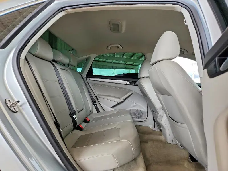 2015 VOLKSWAGEN PASSAT S  