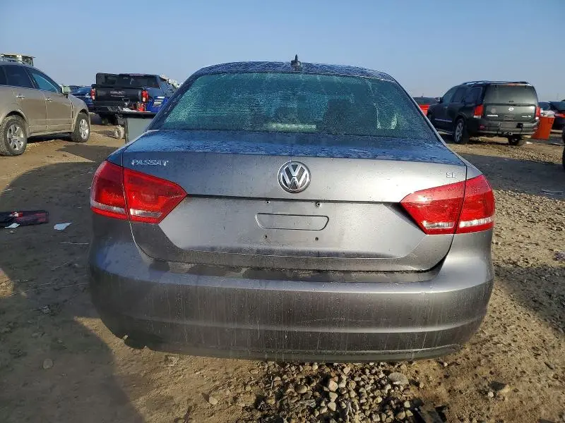 2013 VOLKSWAGEN PASSAT SE  