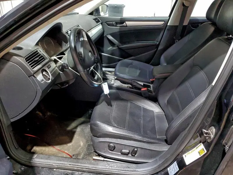 2013 VOLKSWAGEN PASSAT SE  