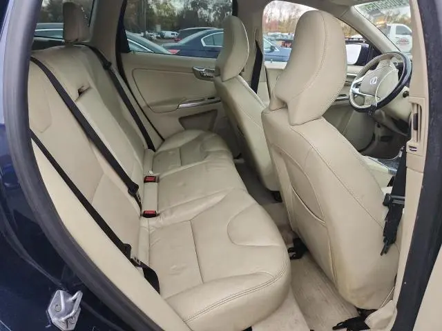 2015 VOLVO XC60 T6 PREMIER  