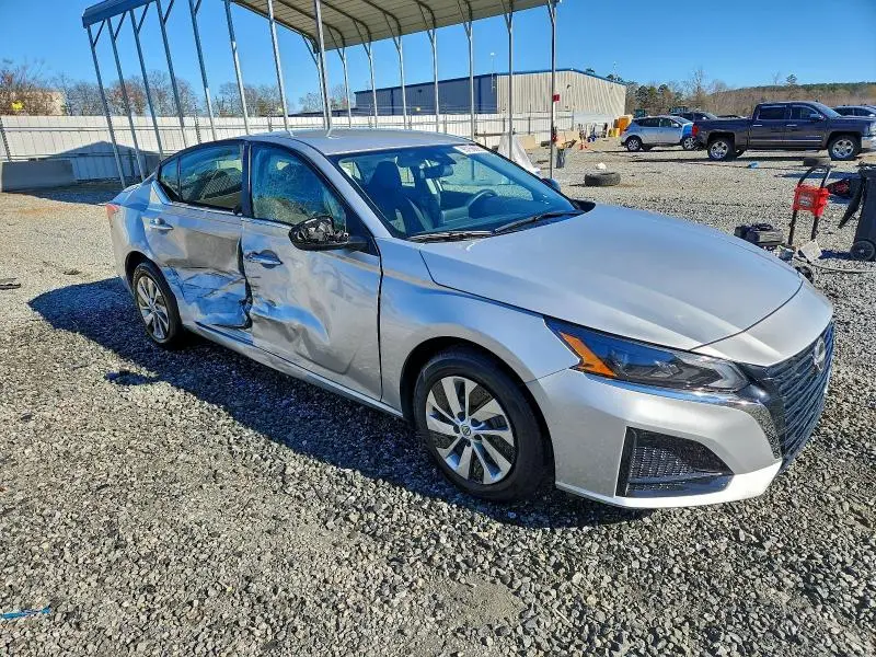 2024 NISSAN ALTIMA SV  