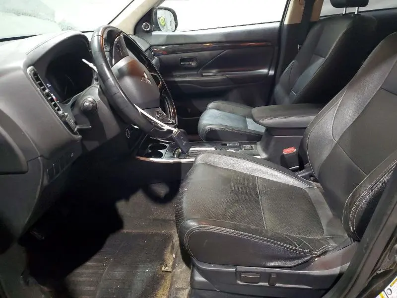 2017 MITSUBISHI OUTLANDER SE  