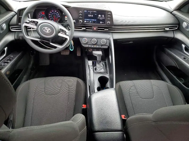 2023 HYUNDAI ELANTRA SE  