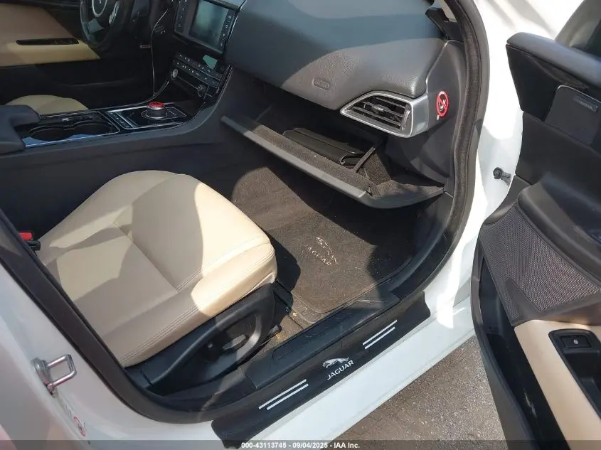 2017 JAGUAR XE 20D PREMIUM