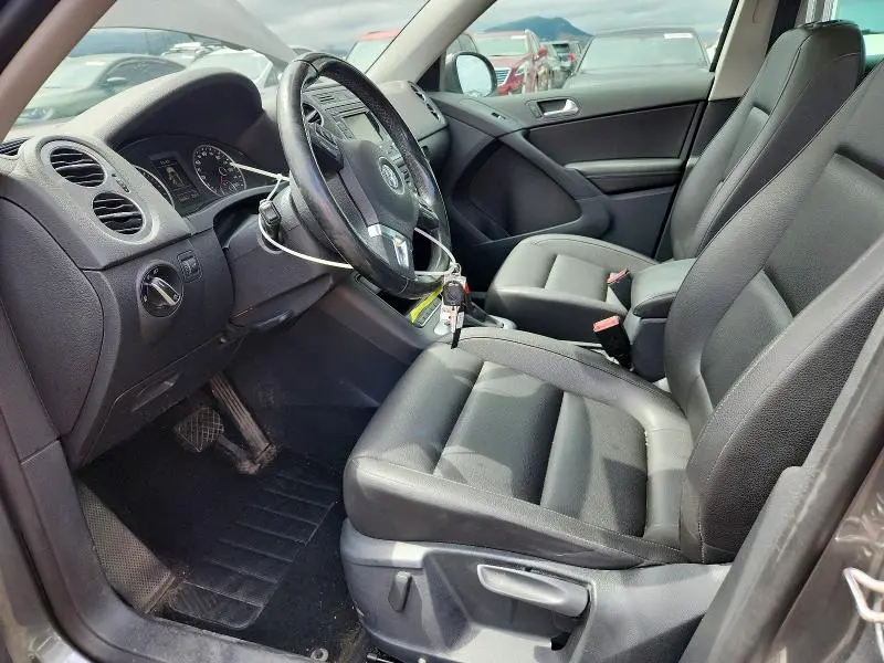 2013 VOLKSWAGEN TIGUAN S  