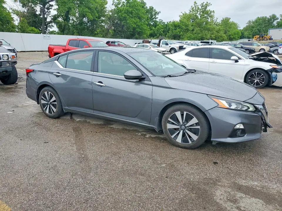 2019 NISSAN ALTIMA SV  