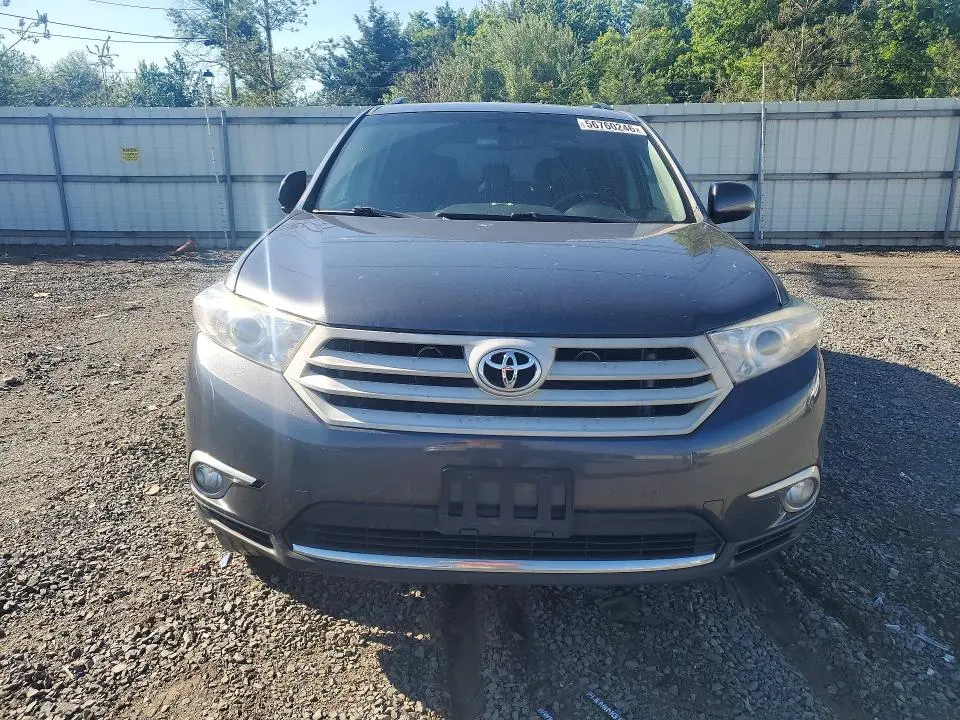 2013 TOYOTA HIGHLANDER LIMITED  