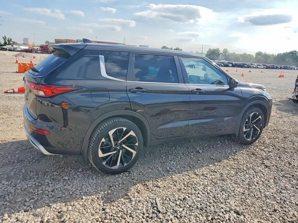 2022 MITSUBISHI OUTLANDER SE  