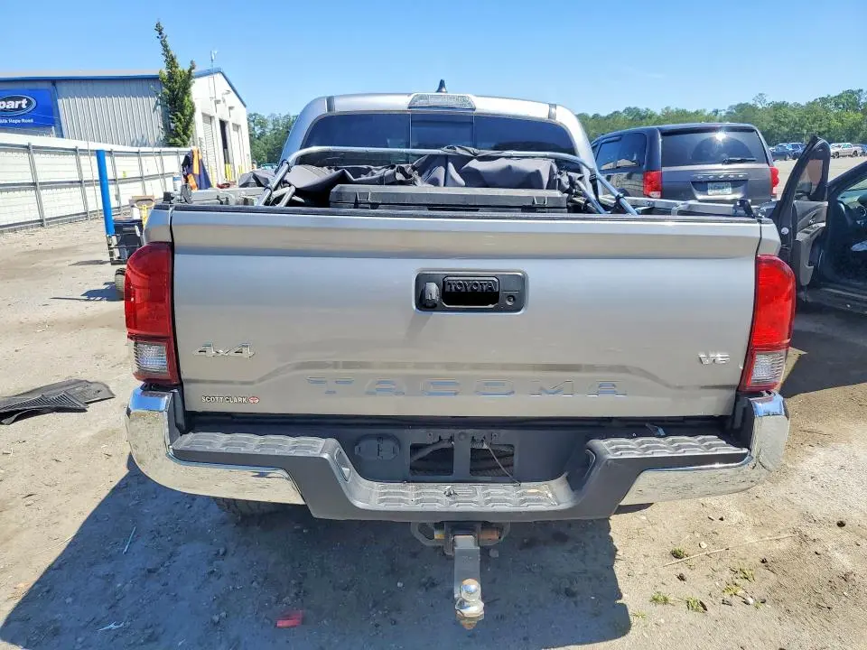 2020 TOYOTA TACOMA SR5 V6  