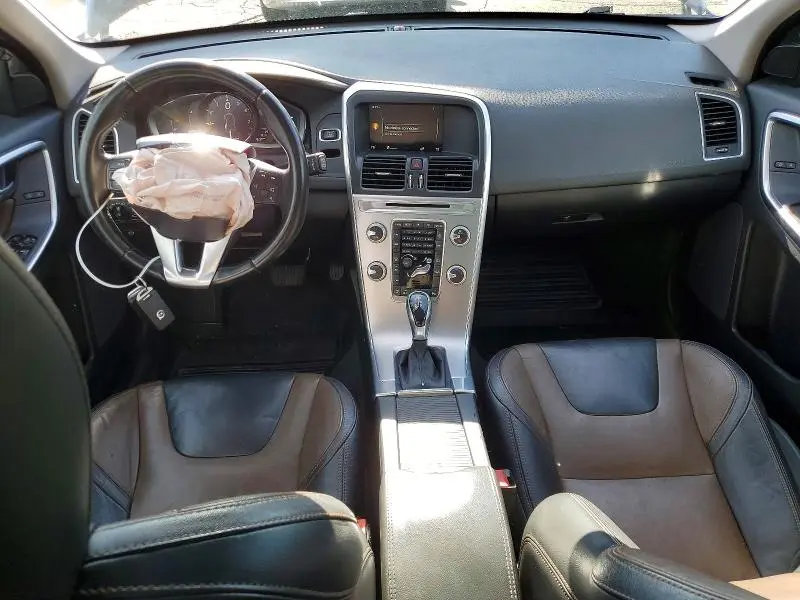 2017 VOLVO XC60 T5 DYNAMIC  