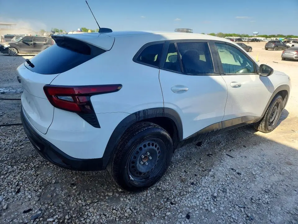 2025 CHEVROLET TRAX LS  