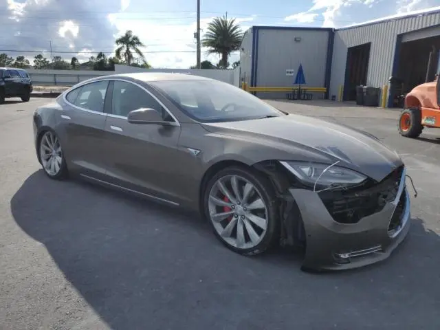2015 TESLA MODEL S P85D  