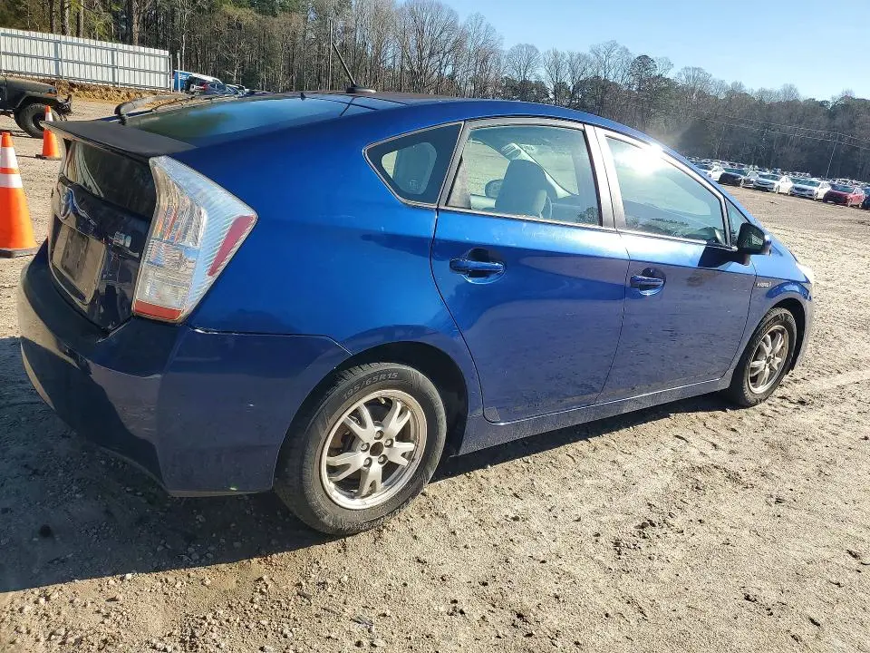 2010 TOYOTA PRIUS III  