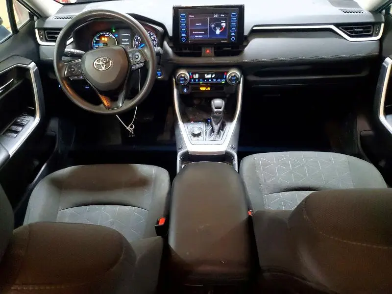 2021 TOYOTA RAV4 XLE  