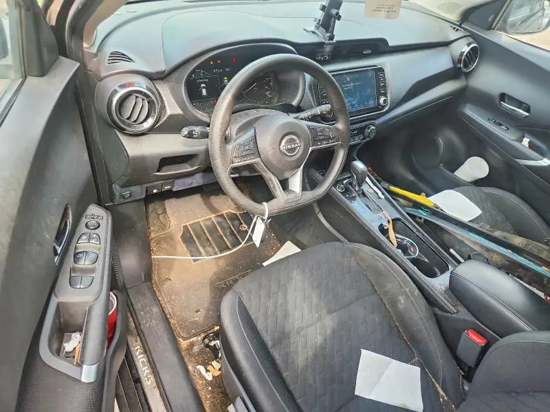2022 NISSAN KICKS SV  