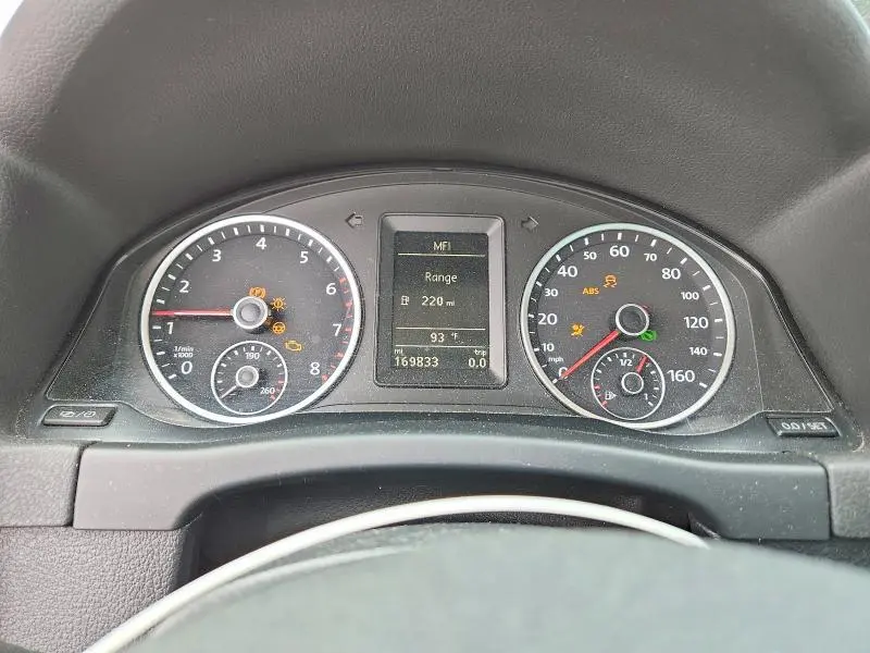 2013 VOLKSWAGEN TIGUAN S  