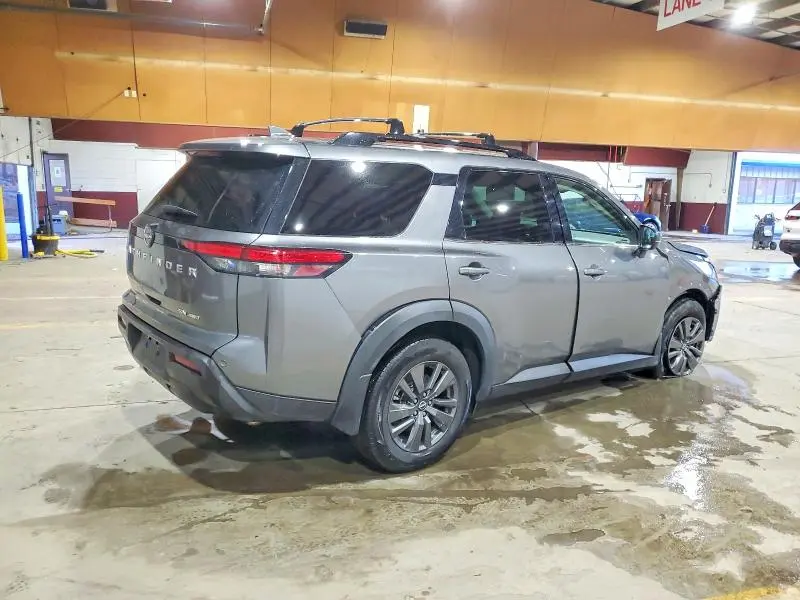 2022 NISSAN PATHFINDER SV  