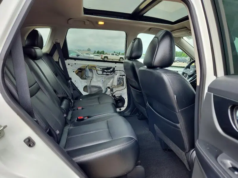2017 NISSAN ROGUE SL  