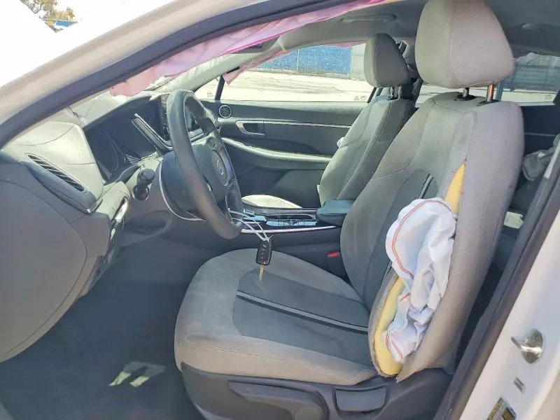 2020 HYUNDAI SONATA SE  