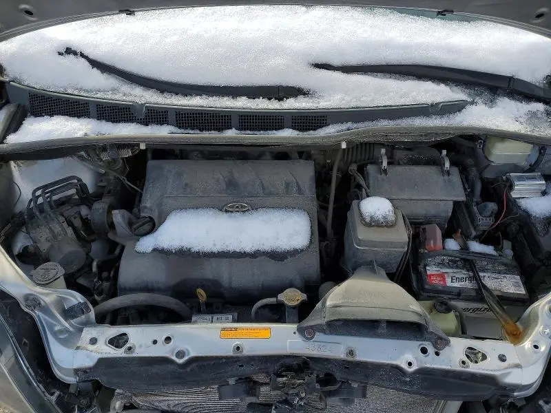 2014 TOYOTA SIENNA SE 8-PASSENGER  