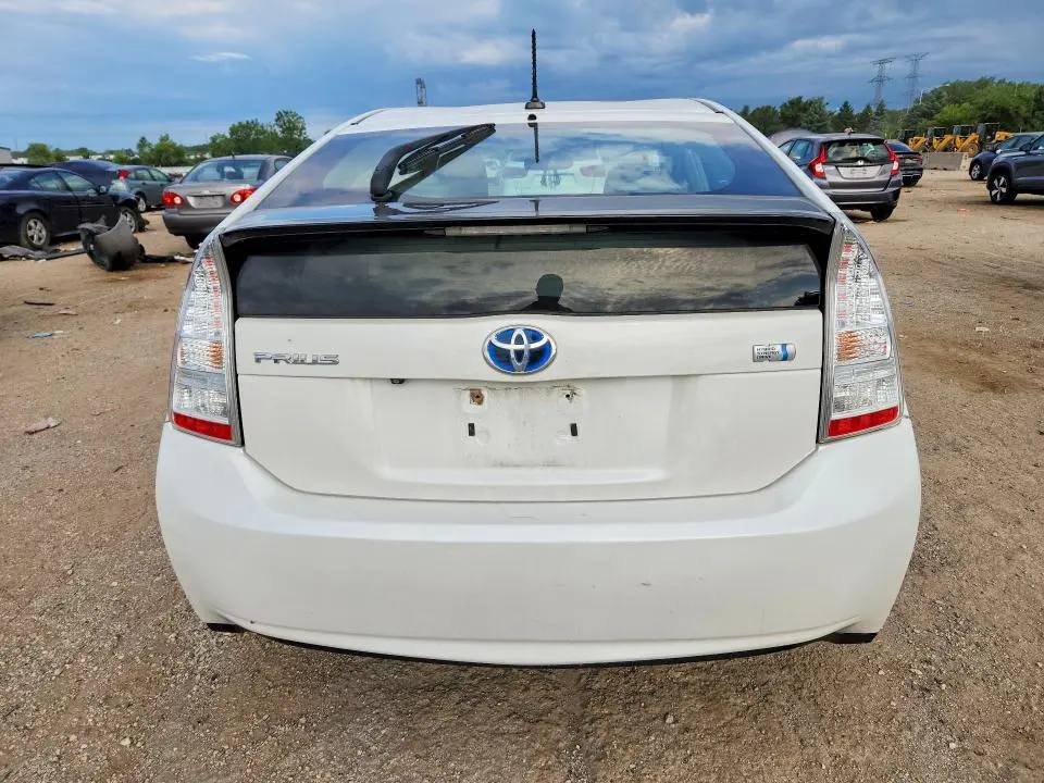 2010 TOYOTA PRIUS V  
