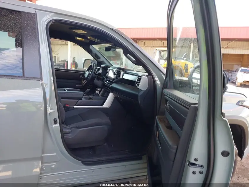 2026 TOYOTA TUNDRA SR5 CREWMAX 5.5' BED