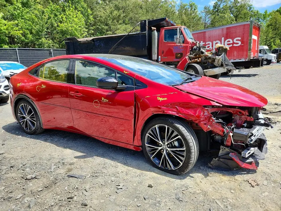 2024 TOYOTA PRIUS XLE  