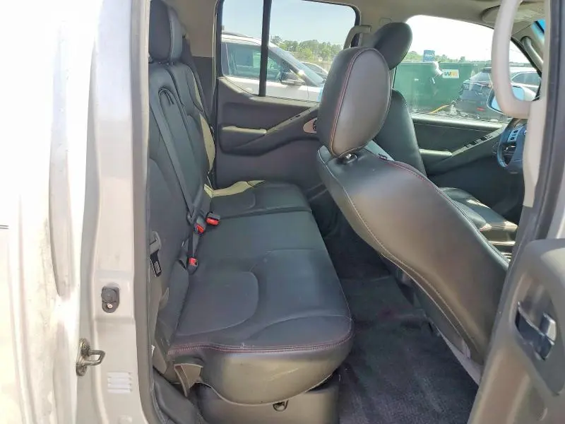 2011 NISSAN FRONTIER S  