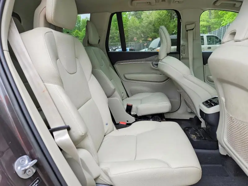 2023 VOLVO XC90 PLUS  